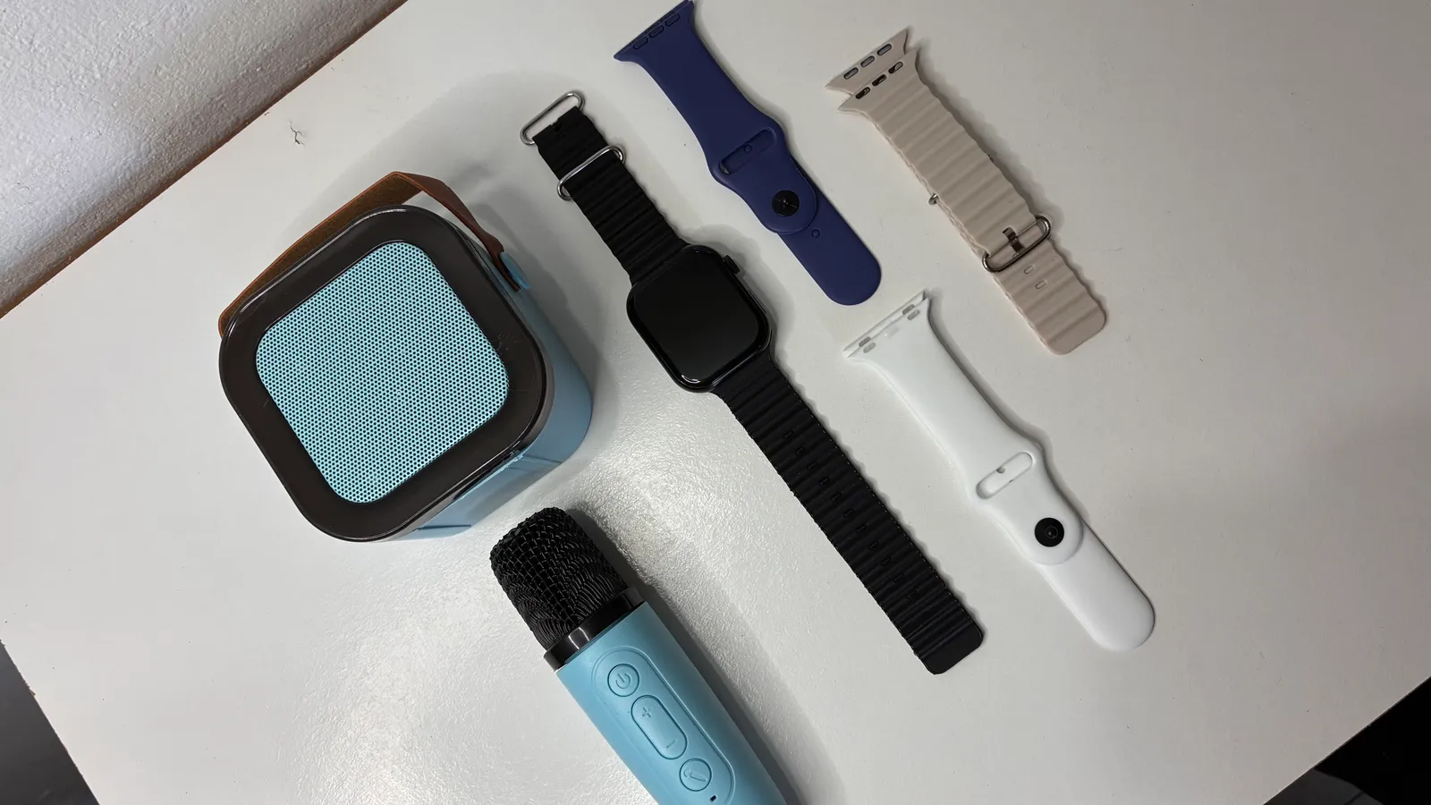 Combo Smartwatch + Micrófono Karaoke + 4 correas intercambiables