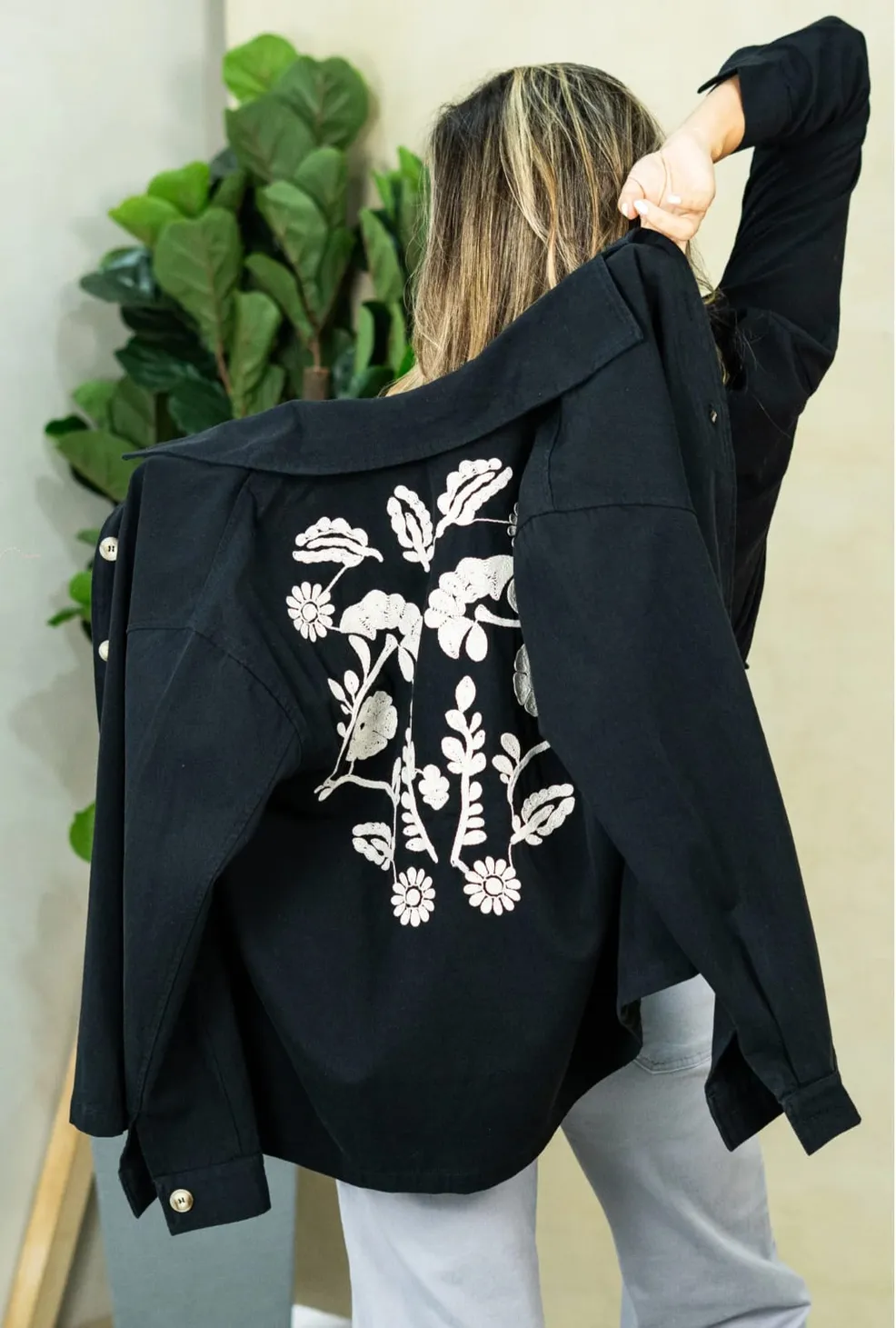 Chaqueta Bordada Premium