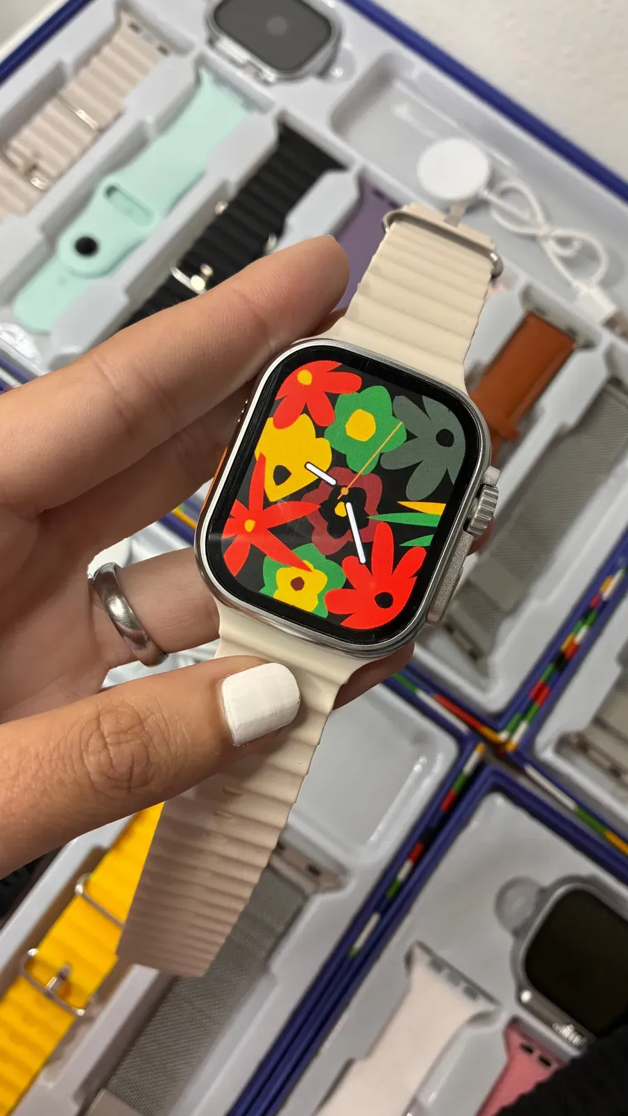 Cofre Smartwatch 7 en 1 con Malla de Metal | Llamadas, Salud y Funciones Completas