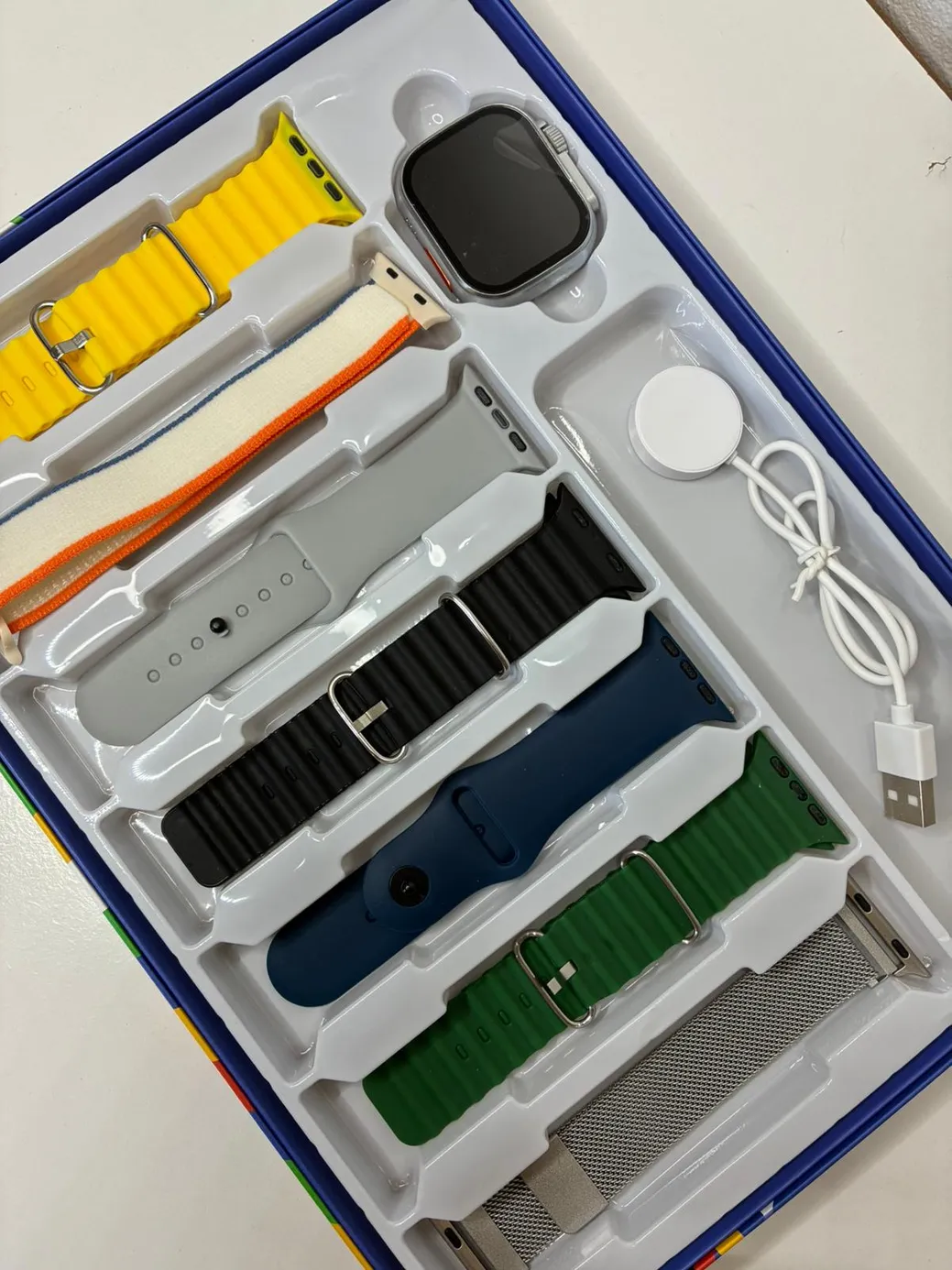 Cofre Smartwatch 7 en 1 con Malla de Metal | Llamadas, Salud y Funciones Completas