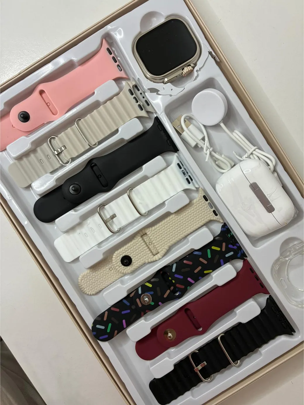 Cofre Smartwatch Ultra con 8 Mallas + Protector + Auriculares Inalambricos