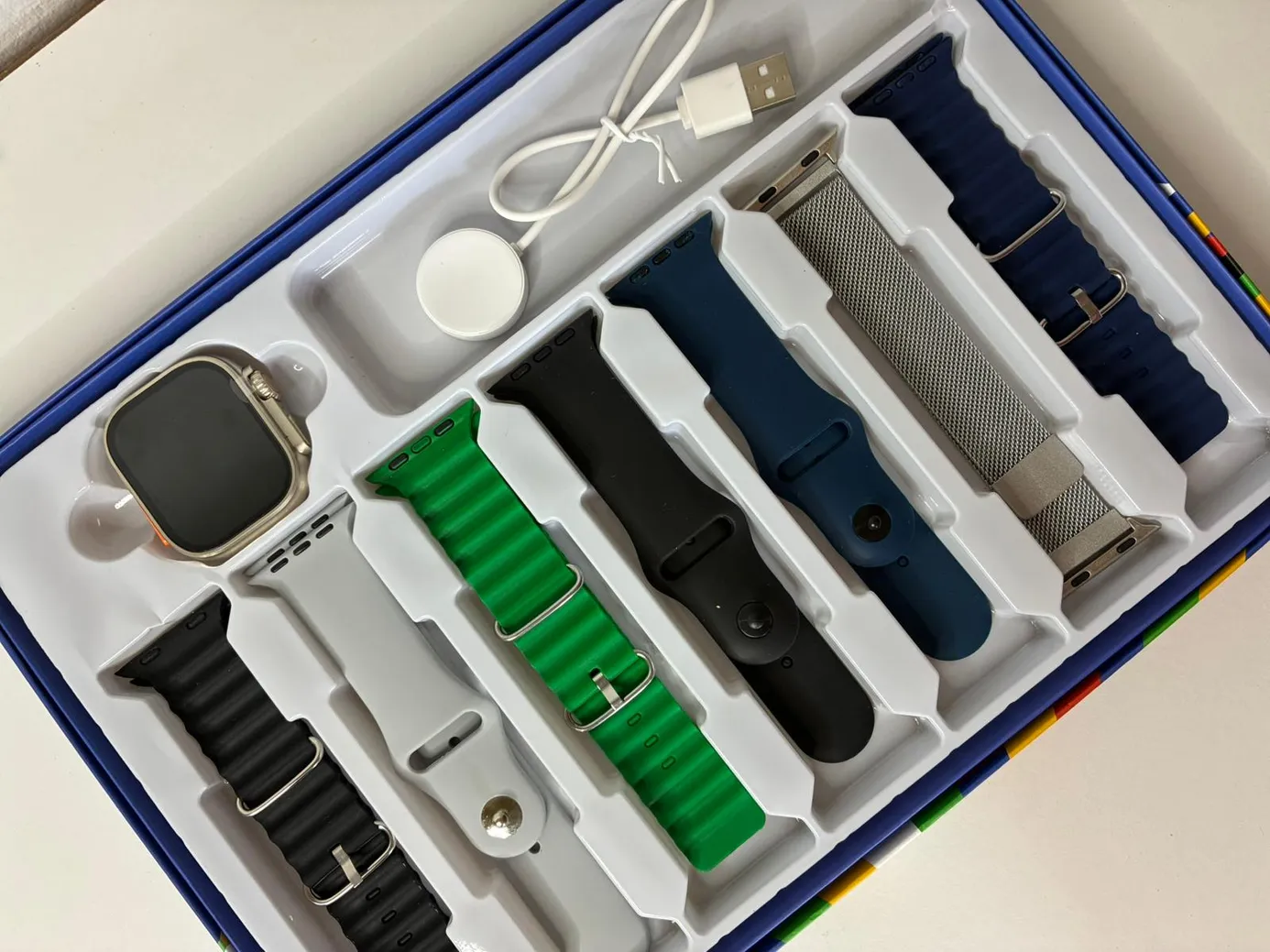 Cofre Smartwatch 7 en 1 con Malla de Metal | Llamadas, Salud y Funciones Completas