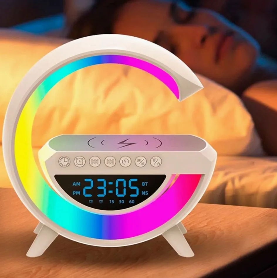 Parlante Bluetooth G con Lámpara LED RGB, Reloj y Cargador Inalámbrico
