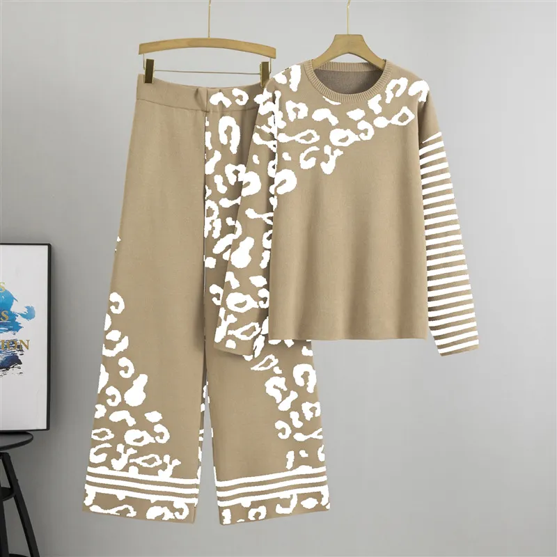 Set Knit "Safari Chic" – Nude & White Edition